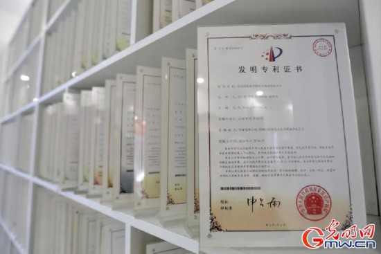 【中国梦·大国工匠篇】宰红斌:27年守正创新 炼成电网运检“扫地僧”